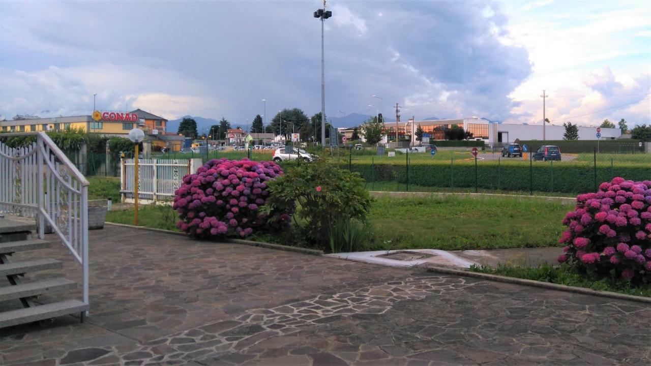 Villa Giulia Bonate Sotto Esterno foto